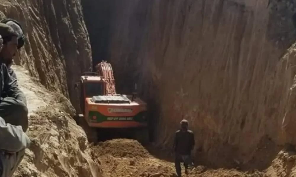 Αφγανιστάν: Άσχημες μνήμες από Μαρόκο με εγκλωβισμένο 9χρονο σε πηγάδι εδώ και δύο μέρες- Σε εξέλιξη η επιχείρηση διάσωσης